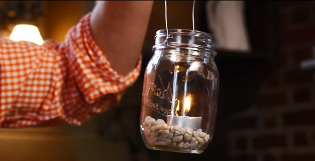 How to Make a DIY Hanging Mason Jar for Outside | www.diyready.com/easy-diy-mason-jar-lanterns/